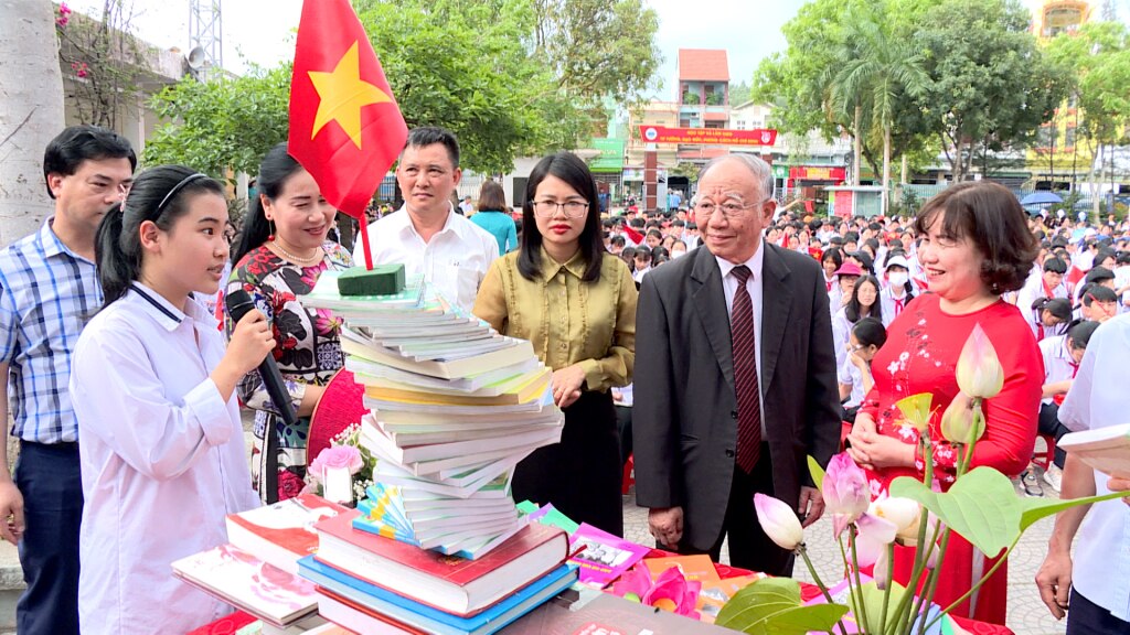 Ngành giáo dục TP Hạ Long sinh hoạt chuyên đề về công tác chính trị - tư tưởng cho đội ngũ cán bộ quản lý, giáo viên, nhân viên các cơ sở giáo dục.