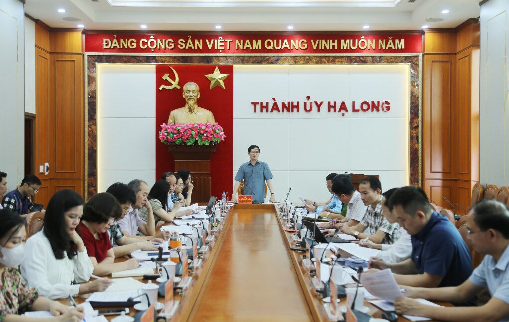 Đồng chí Bí thư Thành ủy Hạ Long chủ trì cuộc họp các tiểu ban giao nhiệm vụ chuẩn bị cho Đại hội Đảng bộ thành phố nhiệm kỳ 2025-2030.