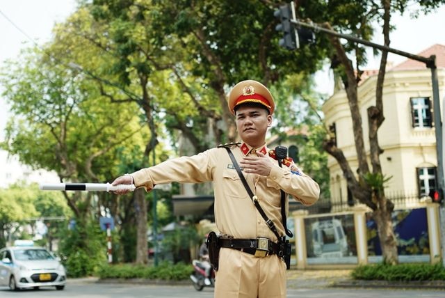 Dương Hoàng Yến cùng Khắc Việt hát về tình yêu quê hương đất nước - Ảnh 3.