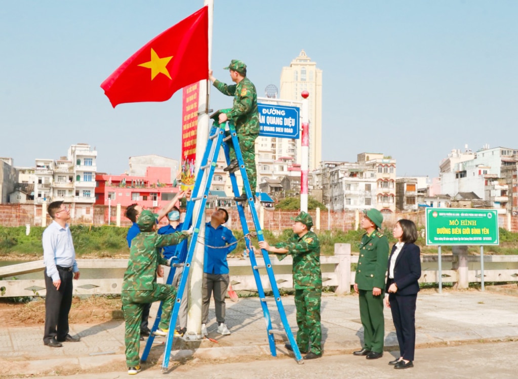 Đồn BPCKQT Móng Cái luôn quan tâm làm tốt công tác vận động quần chúng tham gia bảo vệ biên giới.