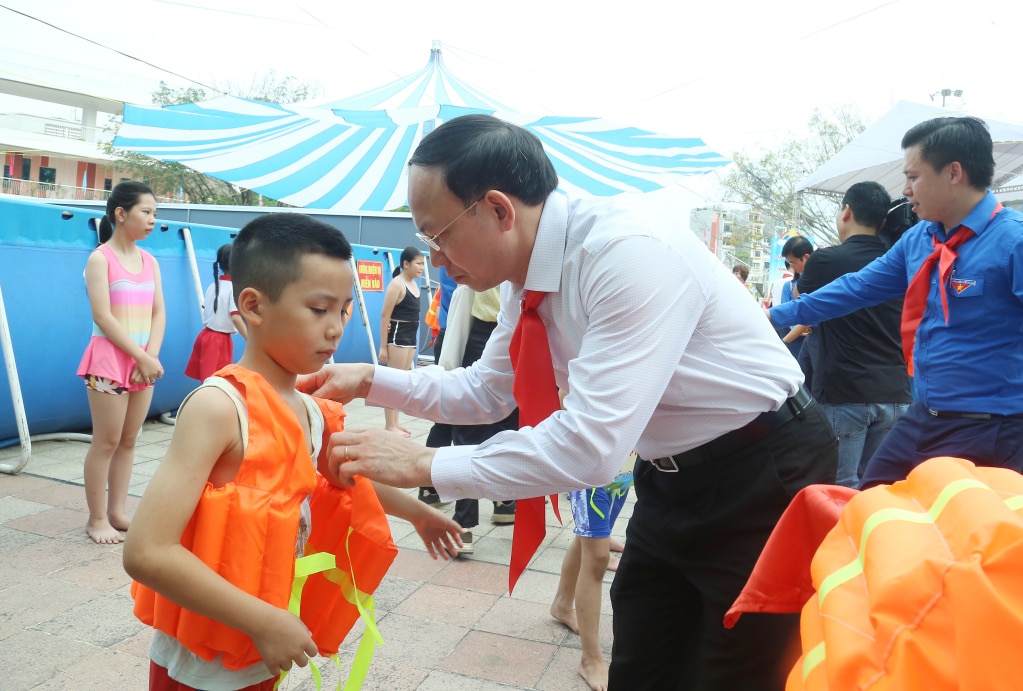 Đồng chí Nguyễn Xuân Ký, Ủy viên Trung ương Đảng, Bí thư Tỉnh ủy, Chủ tịch HĐND tỉnh 