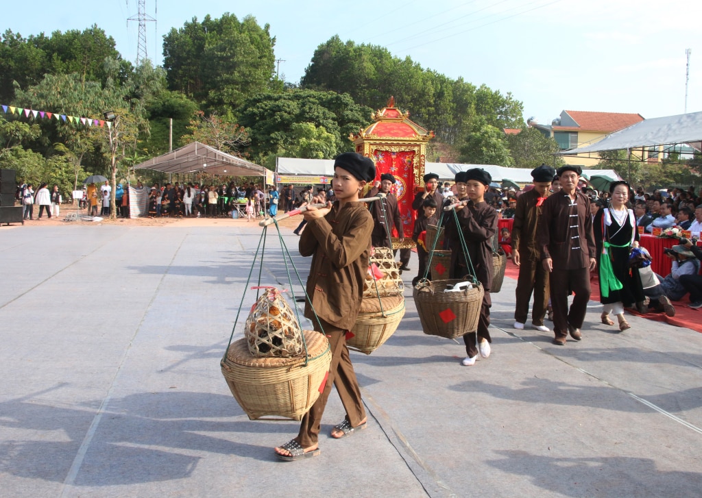 Tái hiện nghi lễ rước dâu của dân tộc Sán Chỉ.