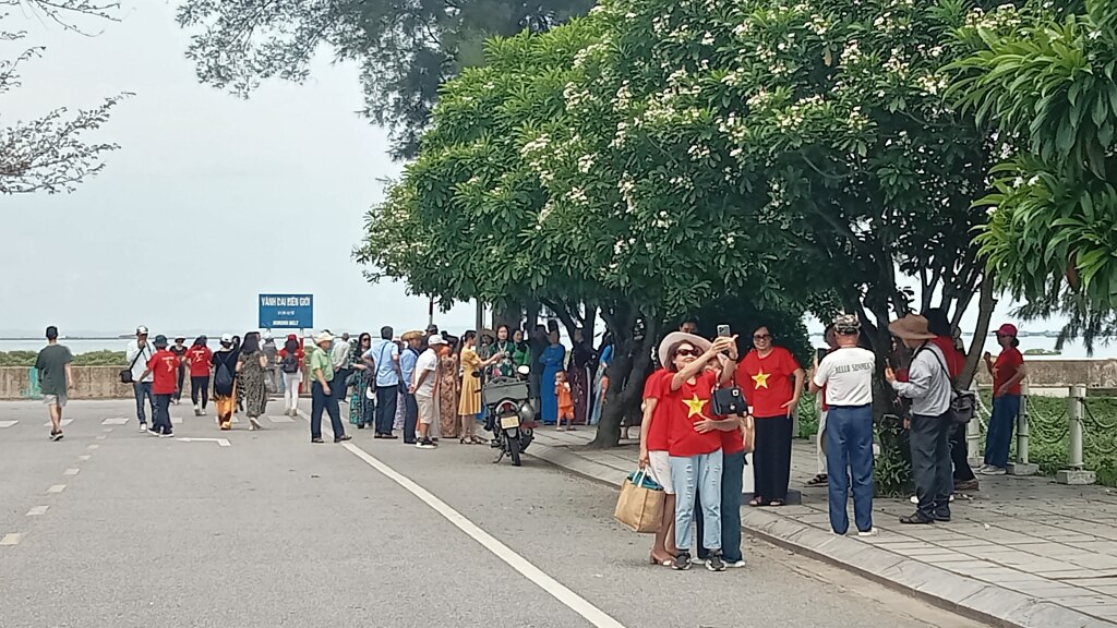 Trong 6 tháng đầu năm có hơn 2 triệu lượt khách du lịch đến Móng Cái, thu NSNN từ dịch vụ du lịch đạt hơn 140 tỷ đồng