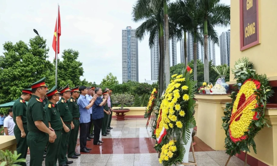 ประธานาธิบดีโตลัมตรวจสอบการเตรียมงานศพเลขาธิการ