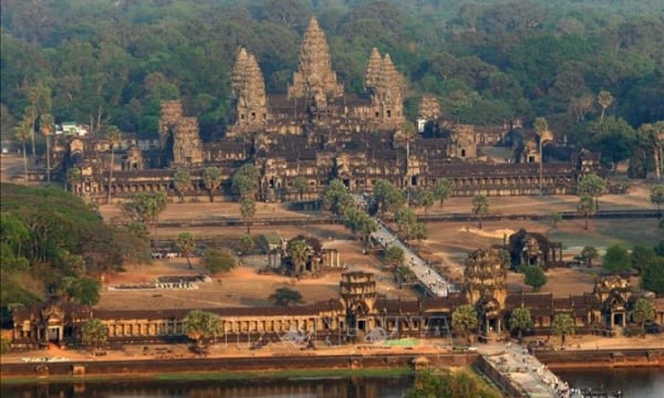 กัมพูชาอนุญาตให้นักท่องเที่ยวต่างชาติถ่ายรูปที่อุทยานโบราณคดีนครวัดได้อย่างอิสระ