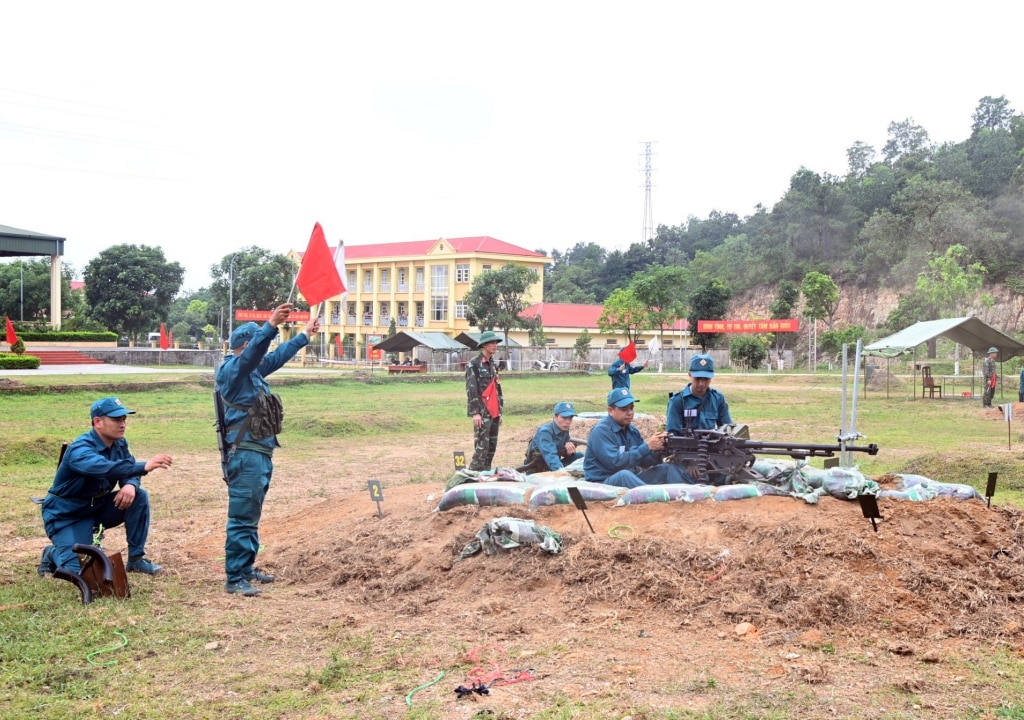 Hội thi bắn đạn thật trung đội súng máy phòng không (SMPK) 12,7mm dân quân tự vệ 