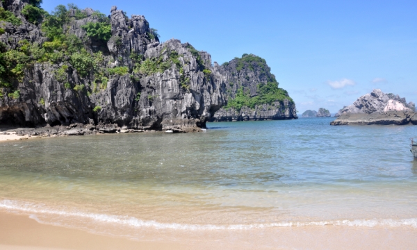 Ha Long Bay is more enchanting the further from shore…