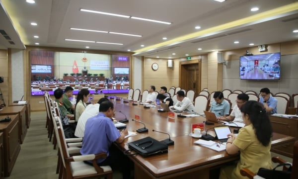 Continuing the Question and Answer Session at the 36th Session of the National Assembly Standing Committee