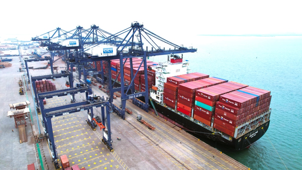 Chuyến tàu đầu tiên của hàng tàu ZIM vận chuyển 953 Container Chuyến tàu đầu tiên của hãng tàu ZIM vận chuyển 953 Container đến Cảng CICT Cái Lân, ngày 23/2/2024. Ảnh: Đỗ phương