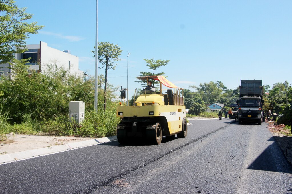 Đơn vị nhà thầu thi công dự án hạ tầng khu tái định cư phường Hải Hòa (TP Móng Cái). Ảnh: Mạnh Trường