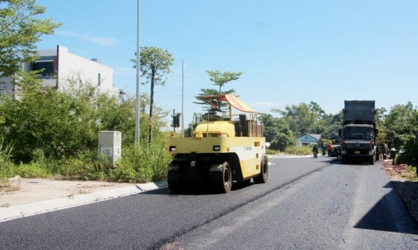 Ville de Mong Cai : favoriser le décaissement des capitaux d'investissement publics à la fin de l'année