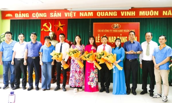 Mong Cai: Admitted 5 new party members who are workers of Ngan Long Science and Technology Company Limited