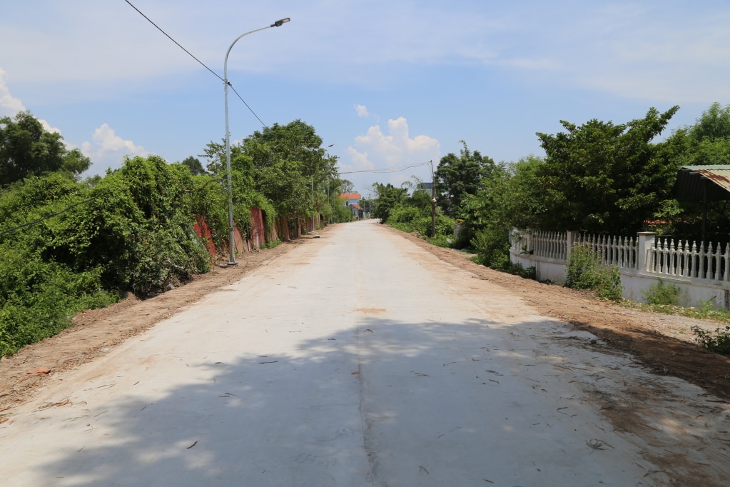 The project to renovate and upgrade the road from Mang bridge to the old fish sauce factory, Hai Xuan commune (Mong Cai) with a total investment of more than 4.1 billion VND has been basically completed.