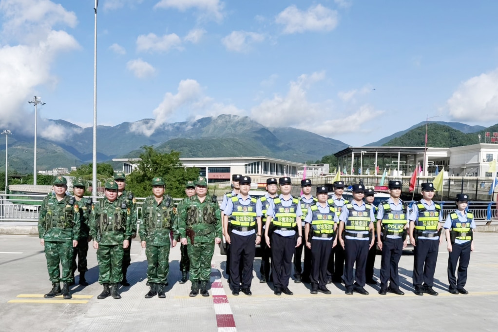 Đồn Biên phòng Pò Hèn, BĐBP tỉnh Quảng Ninh (Việt Nam) phối hợp với Chi đội quản lý biên giới Phòng Thành Cảng (Quảng Tây, Trung Quốc) tổ chức các hoạt động thực thi pháp luật, tuần tra song phương. Ngày 5/8/2024. Ảnh: Nguyễn Chiến 