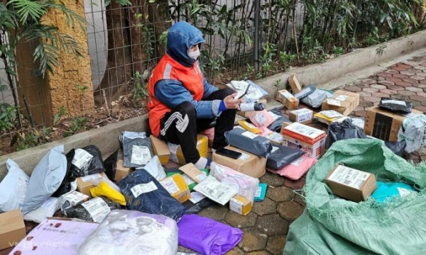 '매일 세금을 내지 않고 5천만 달러 상당의 상품이 국경을 넘는 것은 부적절하다'