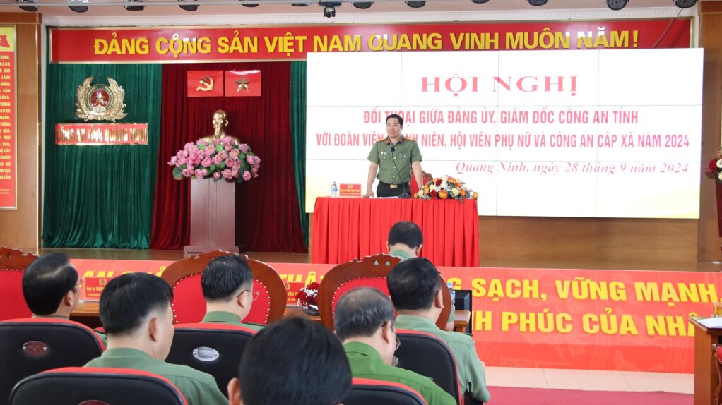 Đại tá Trần Văn Phúc, Bí thư Đảng ủy, Giám đốc Công an tỉnh chủ trì hội nghị.