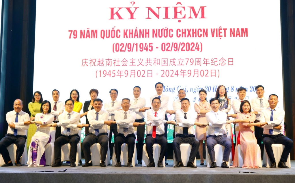 Đoàn đại biểu Đảng, Chính quyền nhân dân thành phố Đông Hưng (Trung Quốc) đến thăm và chúc mừng TP Móng Cái, nhân dịp kỷ niệm 79 năm Quốc khánh Nước Cộng hoà XHCN Việt Nam (02/9/1945 - 02/9/2024). Ảnh: TTTT&VH TP Móng Cái.