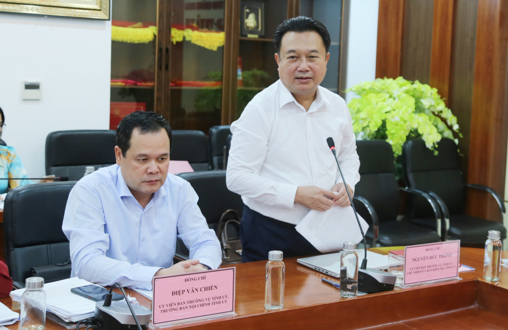 Le camarade Nguyen Duc Thanh, président de la Commission d'inspection du Comité provincial du Parti, a pris la parole lors de la réunion.