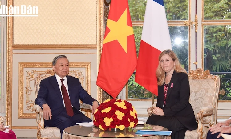 El Secretario General y Presidente To Lam se reúne con el Presidente de la Asamblea Nacional Francesa