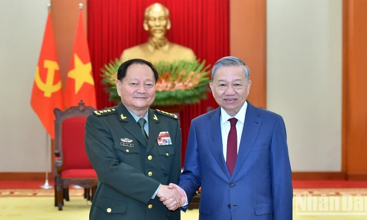 General Secretary, Secretary of the Central Military Commission To Lam receives Vice Chairman of the Central Military Commission of China