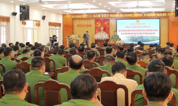 Provincial Police leaders dialogue with police of border communes, islands, and communes in ethnic minority areas