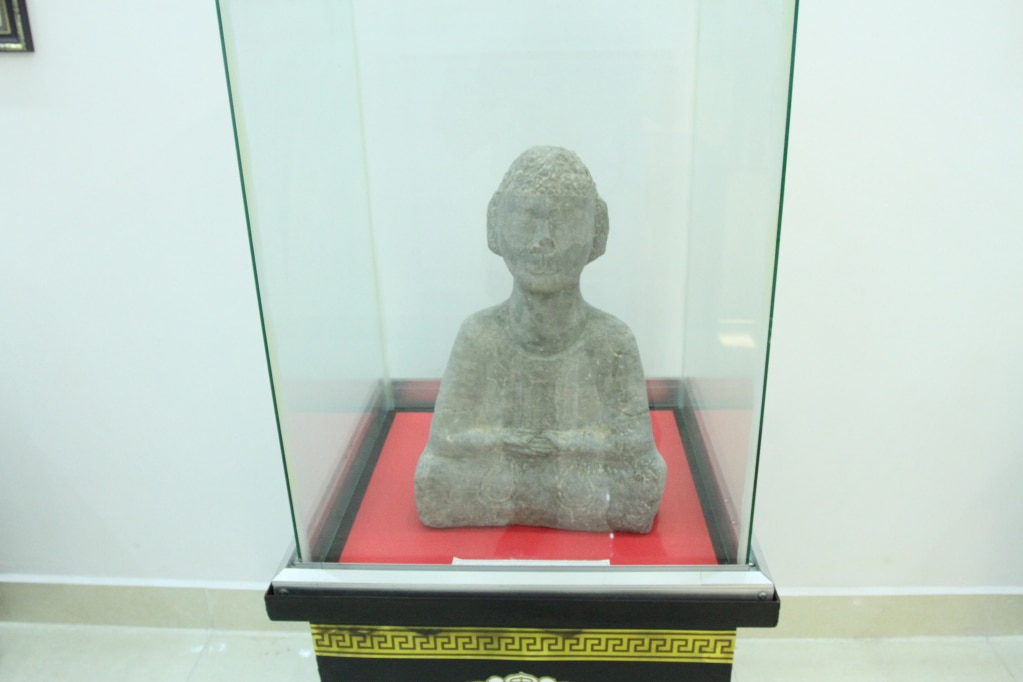 Ancient Buddha statue found in Phuong Dong ward.