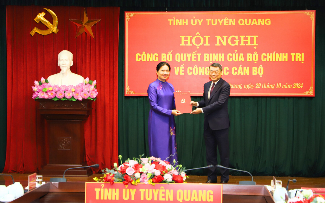 La présidente de l'Union des femmes vietnamiennes, Ha Thi Nga, a été transférée et nommée secrétaire du comité provincial du Parti de Tuyen Quang.