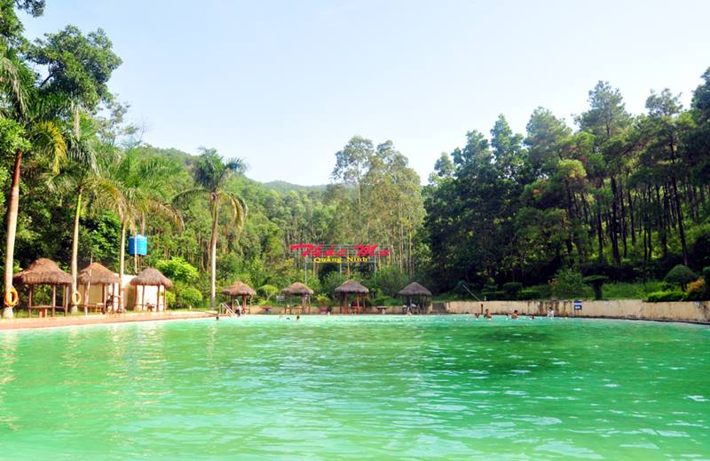 La zona turística de Thac Mo está ubicada en medio de un exuberante bosque verde. Fotografía: Administración Nacional de Turismo de Vietnam