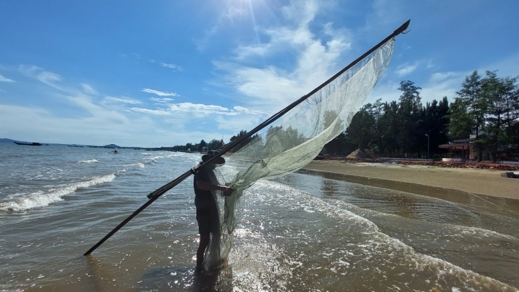 Khai thác thủy sản tại vùng biển Trà Cổ