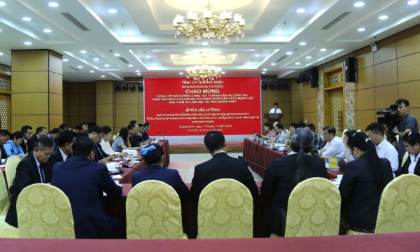 Delegation of Lao People's Revolutionary Party officials on a fact-finding tour in Quang Ninh