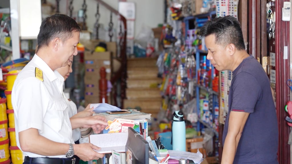 Along with the review, Quang Ninh Tax officials are also continuing to support and accompany businesses.