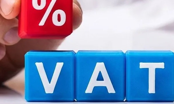 La réduction de la TVA de 2% se poursuit pendant 6 mois, permettant aux particuliers et aux entreprises d'économiser 25 000 milliards de VND