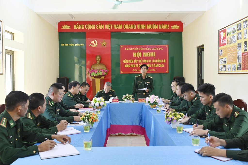 Đoàn công tác của Đảng uỷ, BĐBP tỉnh dự hội nghị kiểm các đồng chí đảng ủy viên và Đảng ủy Đồn biên phòng Quảng Đức.