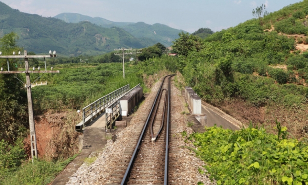 การจัดตั้งสภาเพื่อประเมินผลการวางแผนทางรถไฟลาวไก-กวางนิญ