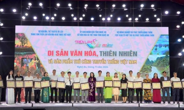 Quảng Ninh đoạt 3 giải thưởng tại triển lãm “Sắc màu di sản văn hóa, thiên nhiên và sản phẩm thủ công truyền thống Việt Nam”