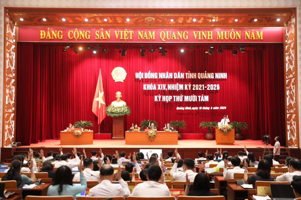 At the 18th Session, the People's Council of Quang Ninh province passed a Resolution approving the policy of establishing the wards: Binh Duong, Thuy An, Binh Khe, Yen Duc of Dong Trieu town and establishing Dong Trieu city of Quang Ninh province.