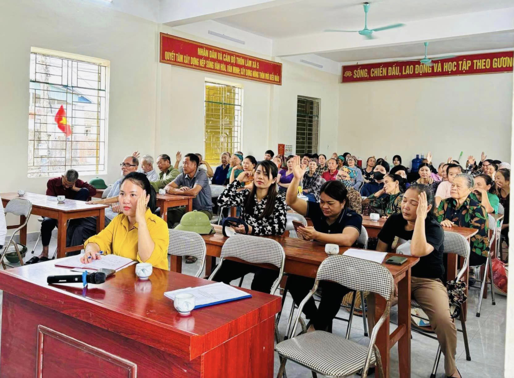 Ban công tác Mặt Trận thôn Lâm Xá 5, xã Hồng Thái Tây tổ chức hiệp thương giới thiệu người ra ứng cử trưởng thôn nhiệm kỳ 2025- 2027.