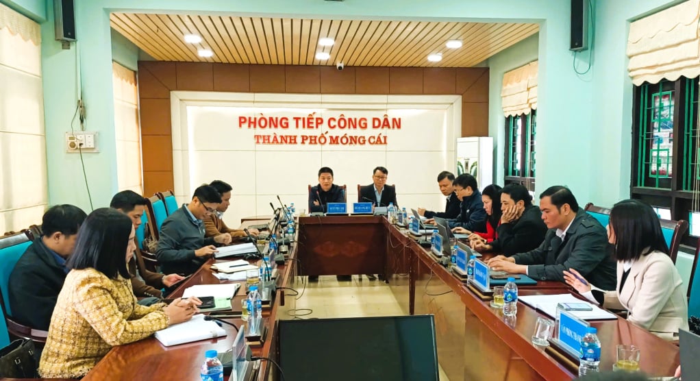 Lãnh đạo UBND TP Móng Cái tiếp dân, giải quyết KNTC tháng 12/2024.