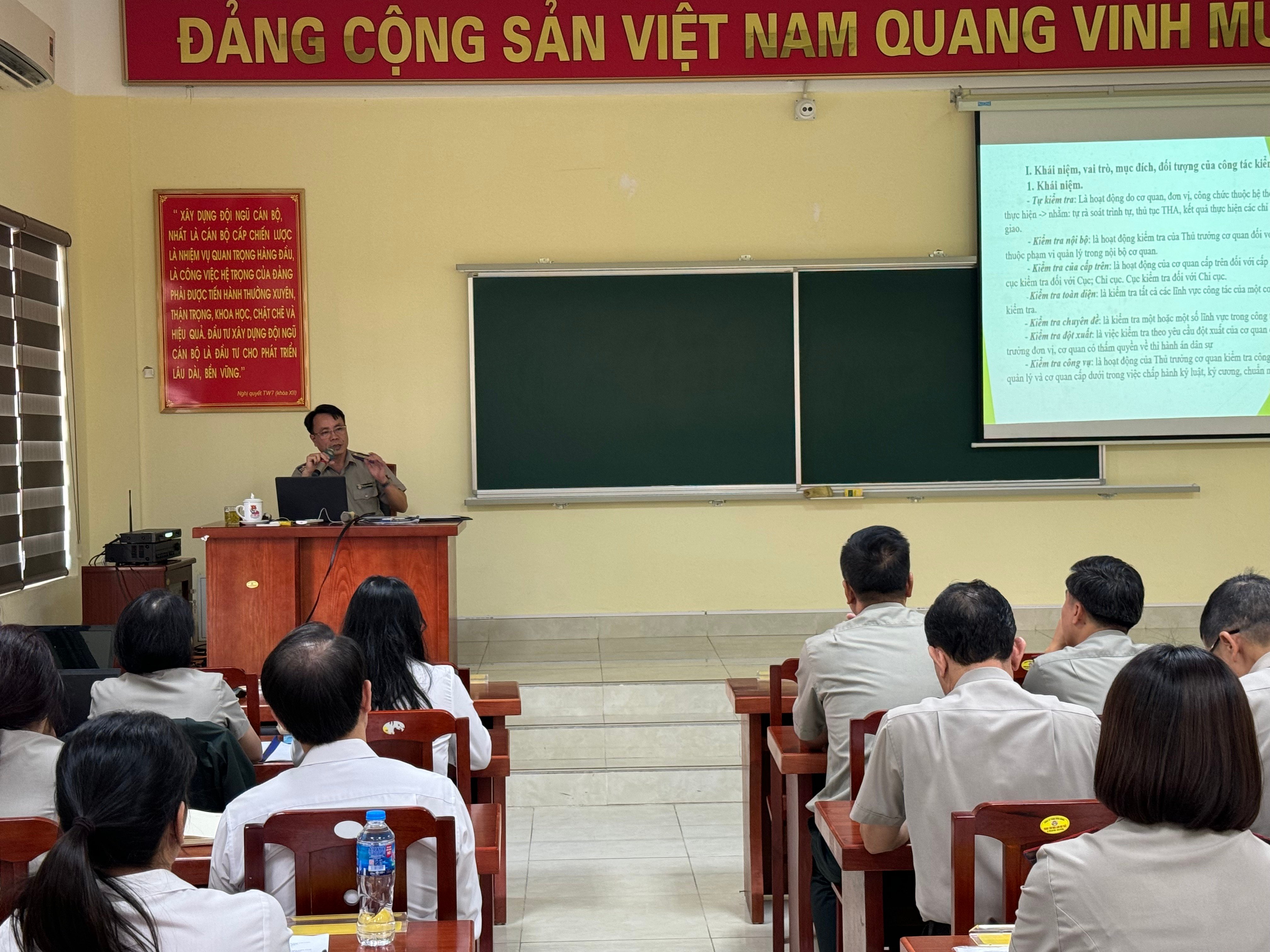 Cục Thi hành án dân sự (THADS) tỉnh tổ chức hội nghị bồi dưỡng nghiệp vụ cho các cơ quan Thi hành án dân sự tỉnh. Ảnh: Cục THADS tỉnh