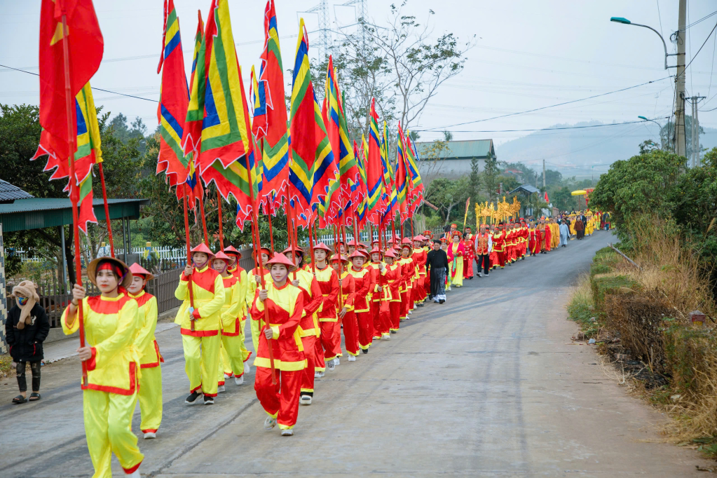 Nghi lễ rước nước có ý nghĩa tri ân tổ tiên nhà Trần, một vương triều khởi nghiệp từ nghề chài lưới gắn với sông nước.