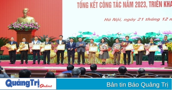 Báo Quảng Trị được Ban Tuyên giáo Trung ương tặng Bằng khen