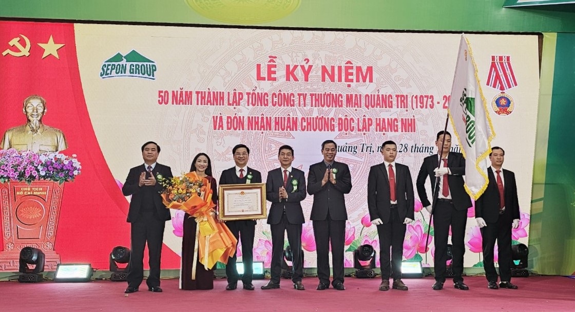 Công ty Cổ phần Tổng công ty Thương mại Quảng Trị đón nhận Huân chương Độc lập hạng Nhì và kỷ niệm 50 năm thành lập