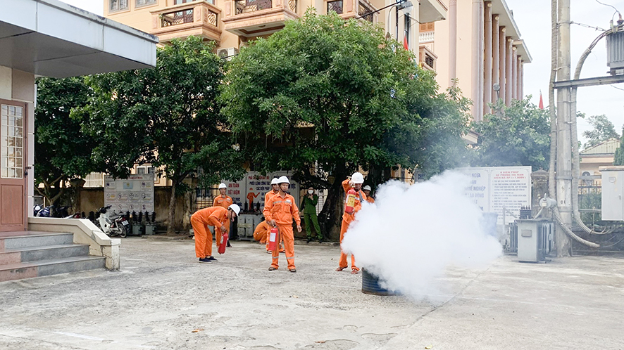 Công ty Điện lực Quảng Trị chú trọng công tác phòng cháy chữa cháy và cứu nạn, cứu hộ