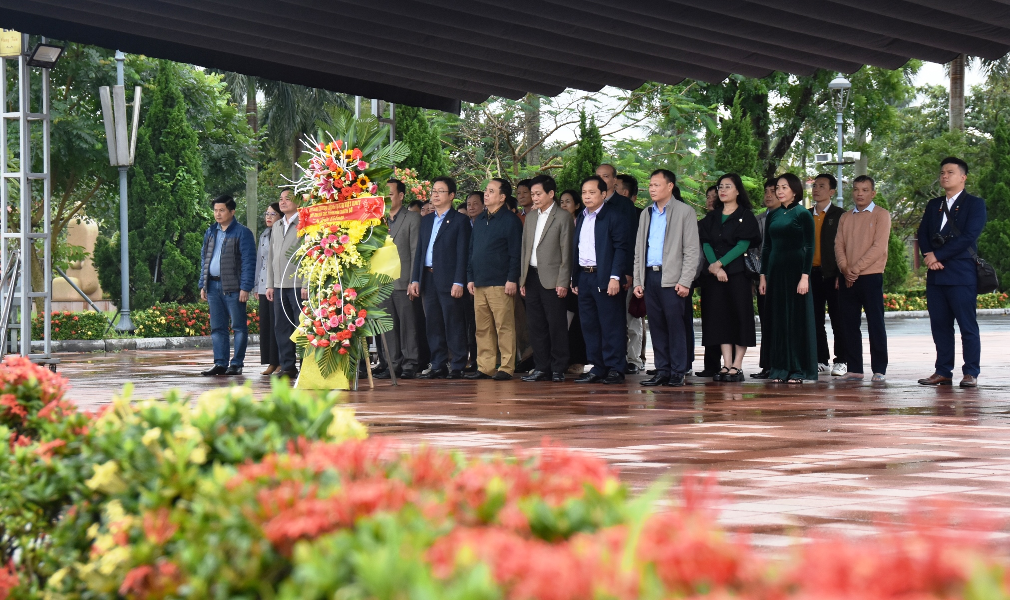 Cụm thi đua Ủy ban MTTQ Việt Nam các tỉnh Bắc Trung Bộ: Tri ân anh hùng liệt sĩ và trao nhà đại đoàn kết cho hộ nghèo