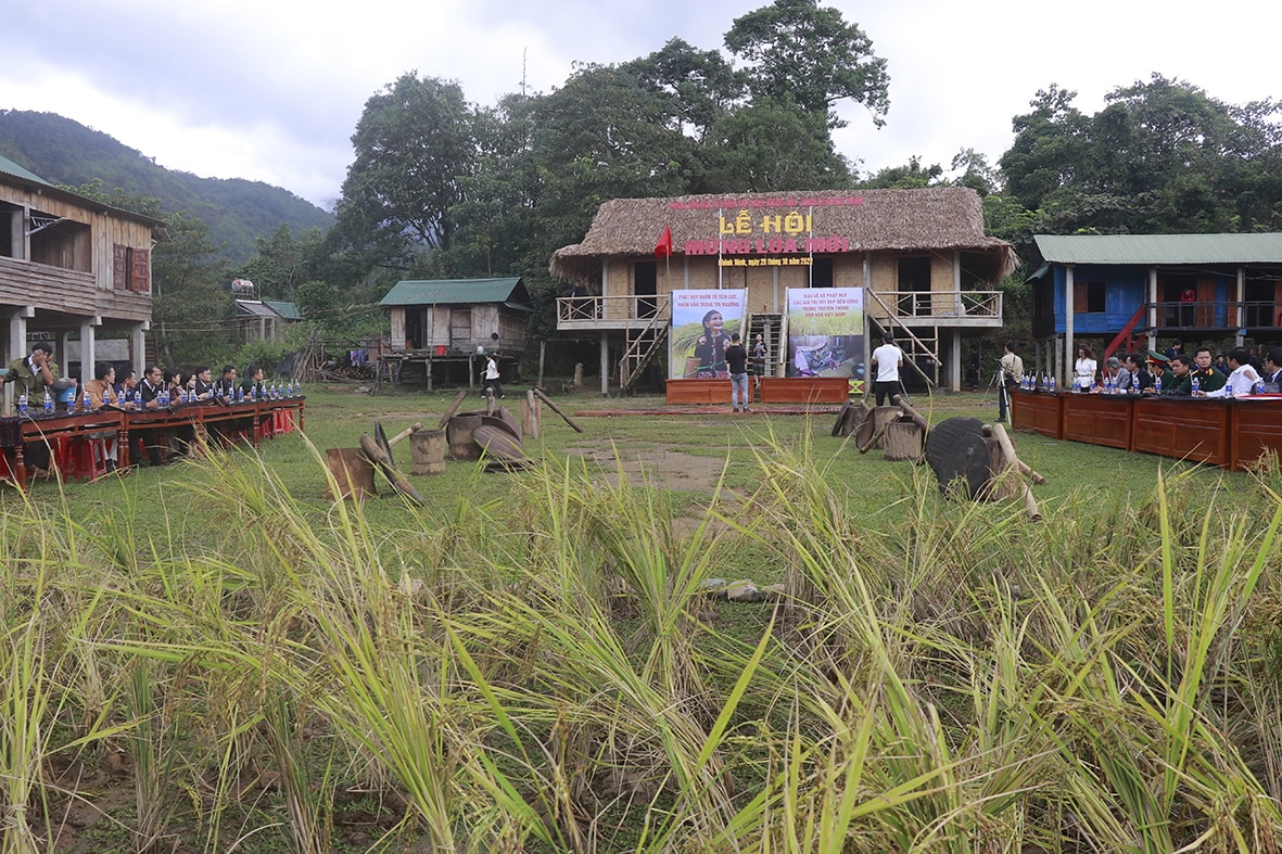 កសិករ Huong Hoa ជំរុញផលិតកម្ម ការពារសន្តិសុខ និងអធិបតេយ្យភាពព្រំដែន