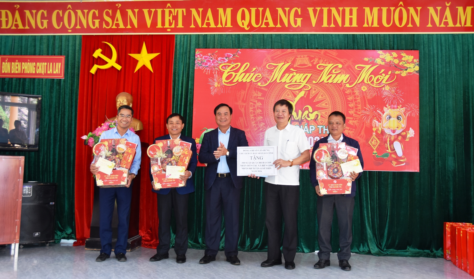 Chủ tịch UBND tỉnh Võ Văn Hưng thăm, chúc Tết các đồn biên phòng, địa phương khu vực biên giới