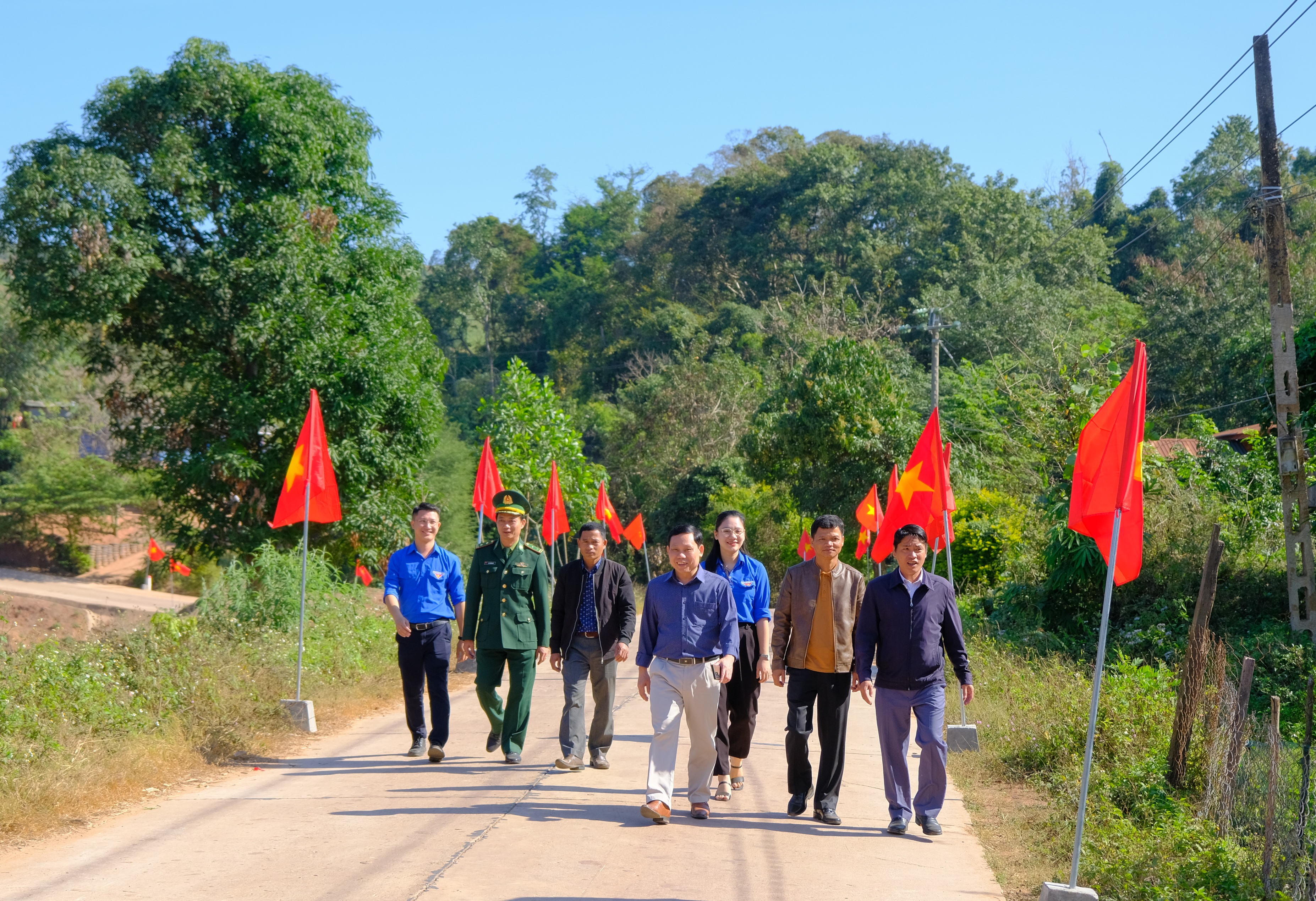 Tổ chức chương trình “Mang Tết đến bản nghèo” lần thứ 10 tại xã Thanh, huyện Hướng Hóa