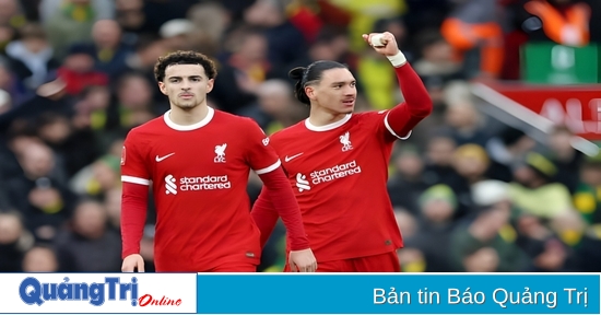 Liverpool và MU đi tiếp sau những cơn mưa bàn thắng