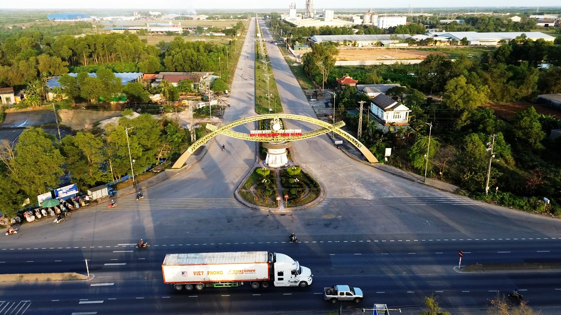 Cần sớm đầu tư hệ thống đèn tín hiệu giao thông tại nút giao giữa Quốc lộ 1 và đường vào Khu công nghiệp Quán Ngang