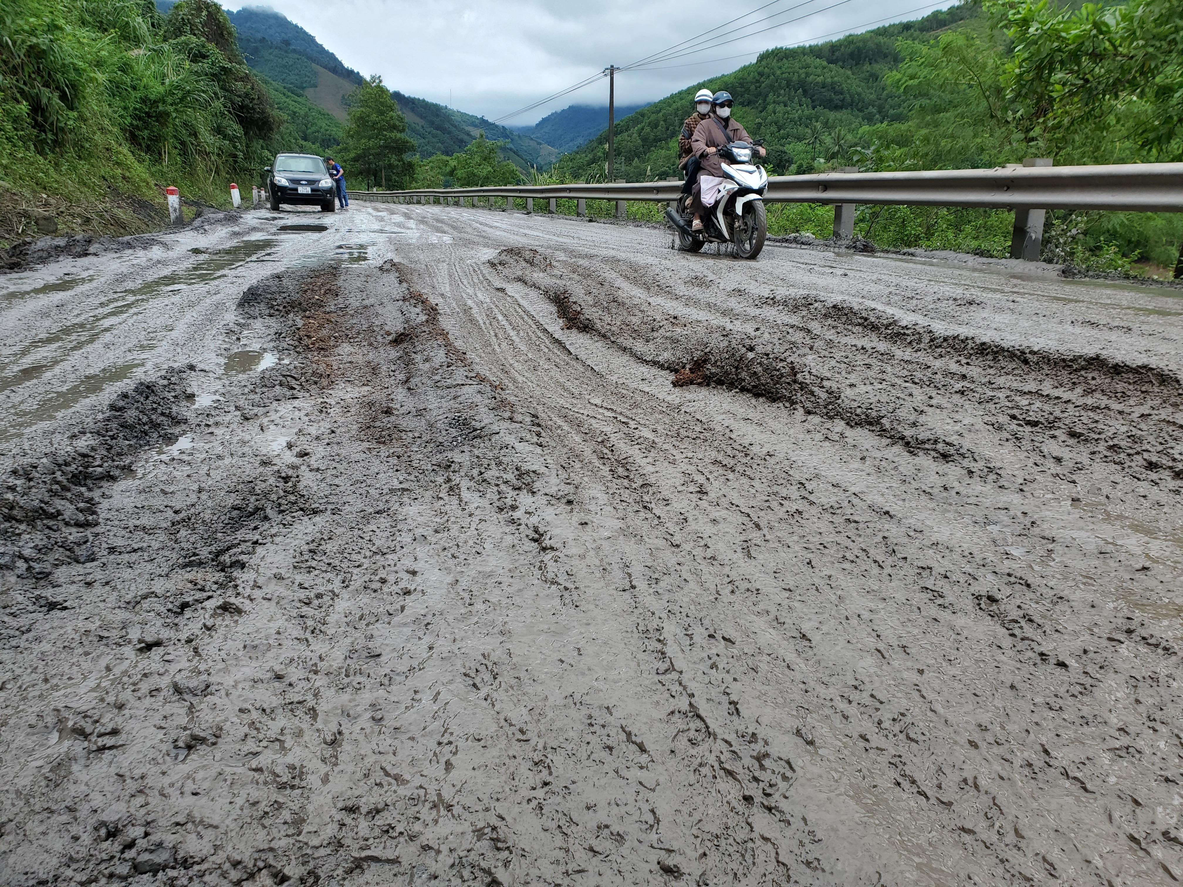 Ho Chi Minh Road West branch is damaged and degraded.